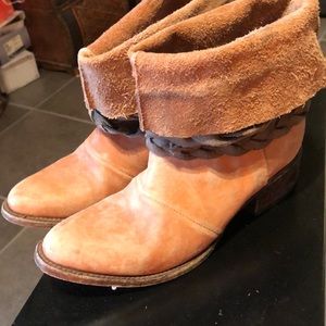 FreeBird bootie size 7 barra